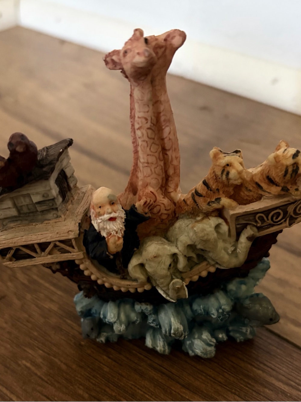 Vintage Decorative Noah's Ark Figurine - Multi-Color Home Accent